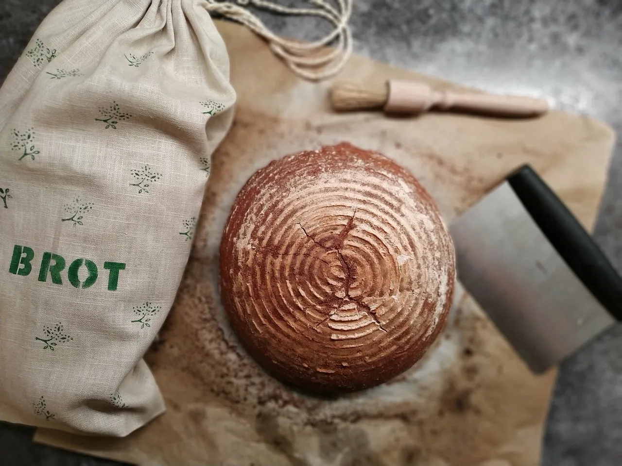 loaf, to bake, farmers bread, bread brush, dough map, baking paper, bread bag, canvas, bread bag, bread bag, bread bag, bread bag, bread bag. Packaging bakery products so they survive the counter