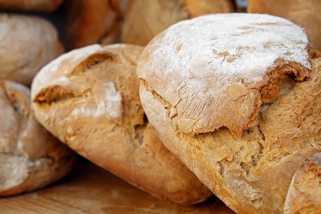bread, loaves, crust, freshly baked, bakery, bread crust, crispy, fresh, food, baked goods, homemade, baked bread, baked, flour, bread, bread, bread, bread, bread. How to win more bakery customers: where to start, in plain terms